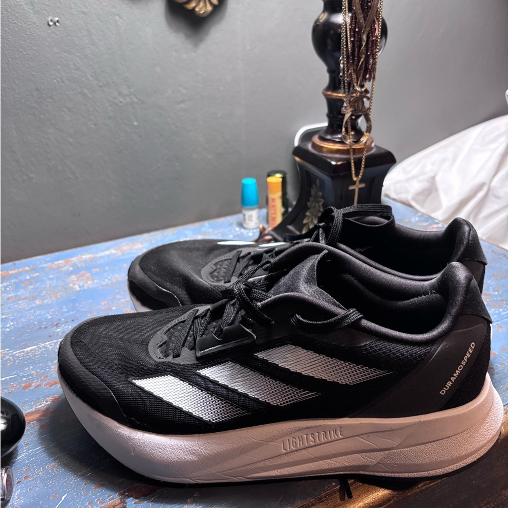 DURAMOSPEED Athletic Shoe.